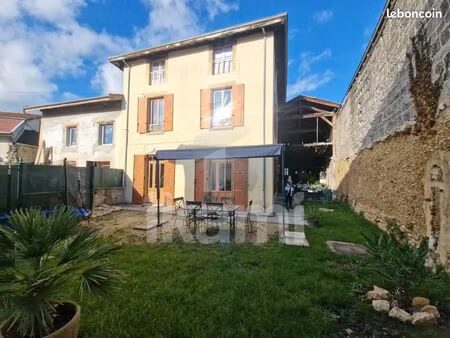 maison de village 5 pièces 111 m²