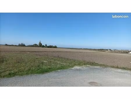 terrain 718 m² moeze