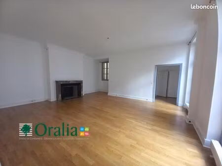 appartement 2 pièces 77 m²