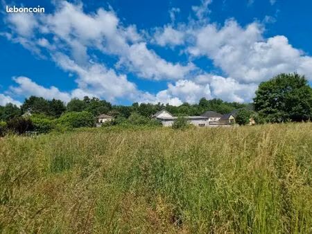 terrain 408 m² objat