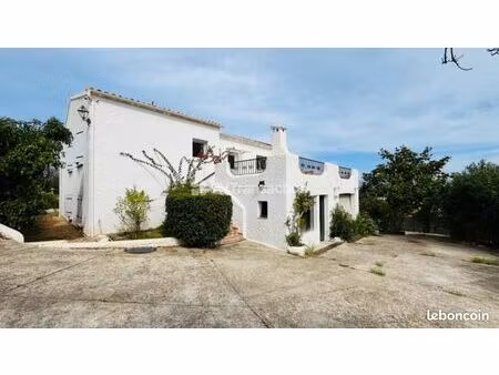 maison 7 pièces 247 m²