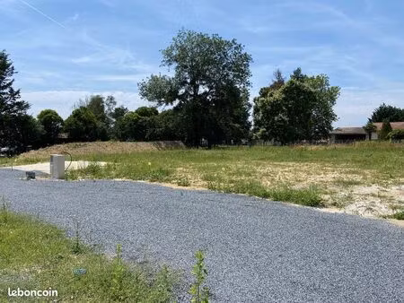 terrain 719 m² sadirac