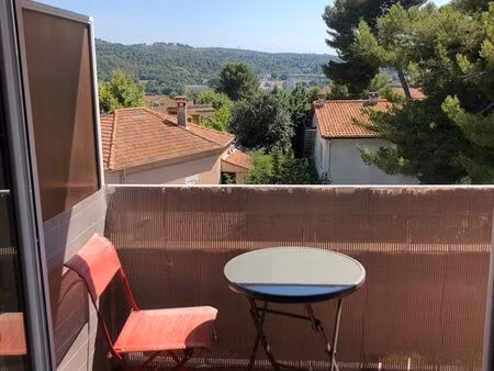 studio 28m2 avec balcon et vue dégagée / garage fermé