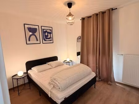 chambre meublée avec salle de bain – proche suisse