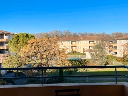 t2 - 34m2 - + parking + piscine