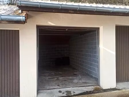 garage fermé 16m2