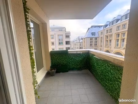 f2 metz centre proche gare balcon garage