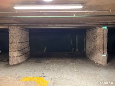 place de parking marais 3e