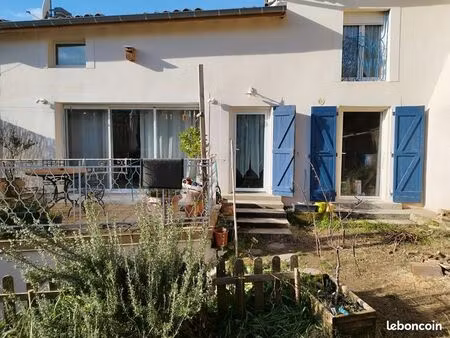 maison de village au calme avec petit jardin à montéléger (10min de valence
