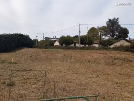 terrain la tour du pin