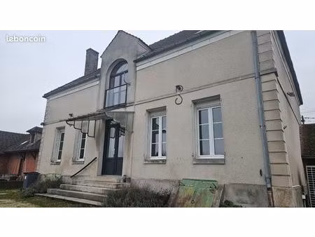 barberey-saint-sulpice  maison de 200m2 et 1 dépendance sur 1600m2 de terrain