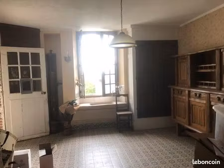 grande maison sur terrain de 6000 m2