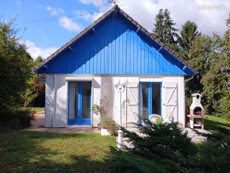 maison paisible avec jardin et vue montagne