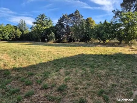 terrain 1 249 m² laval pradel