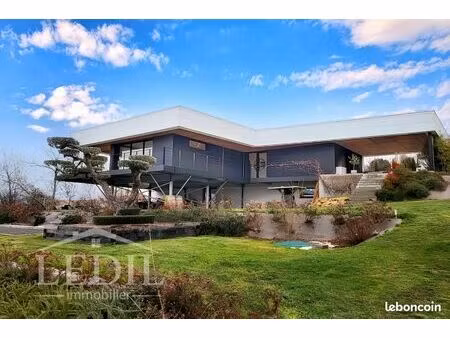 maison 2 pièces 166 m²