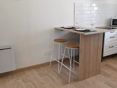 beau t1 meublé 25m² - proche gare/centre - sans frais