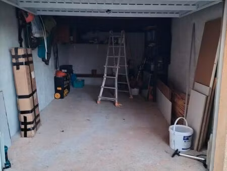loue garage 18m2 à san nicolao dans résidence calme