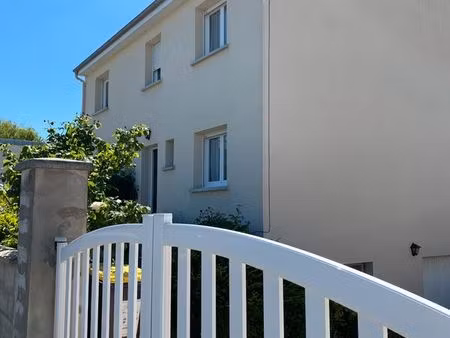 maison 120 m2 - 4 chambres - sous-sol - proche centre  gare et écoles - fismes