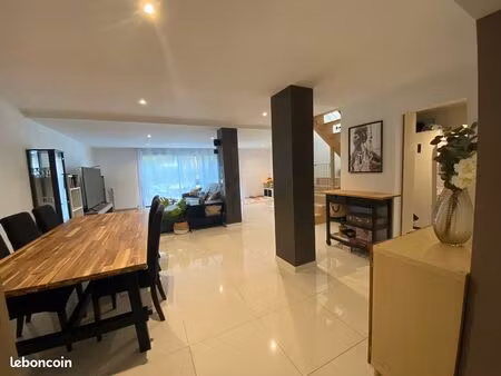 maison 4 pièces 147m²