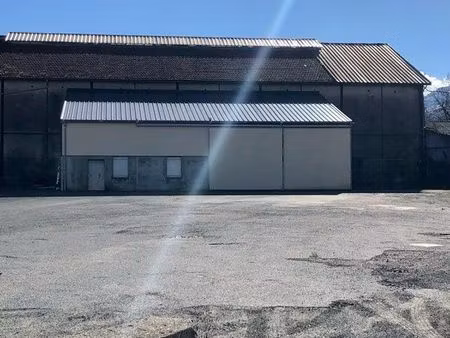 loue hangar 250m2 + terrain clos bagneres de bigorre
