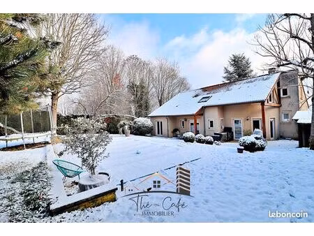 maison 8 pièces 229 m²