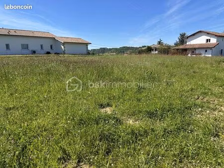 terrain 1 000 m² arancou