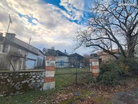 grande grange et terrain attenant