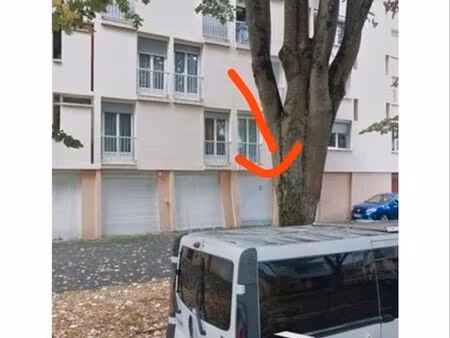 garage fermé quartier administratif