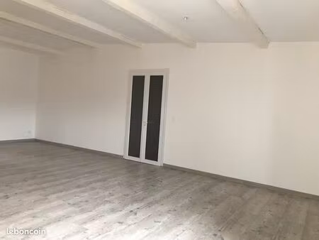 local professionnel type bureau  cabinet pour toute activité 85m² professionnel à cotignac