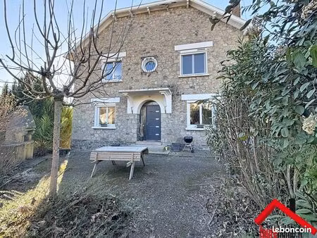 maison 8 pièces 192 m²