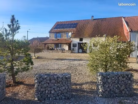 belle maison de village