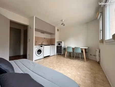 studio meublé et rénové de 20 m² avec salle de bain