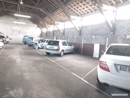 place de parking dans garage