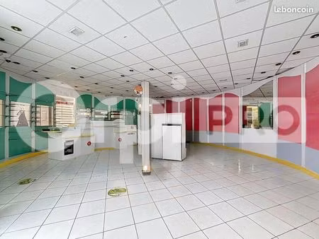 local commercial 140 m²