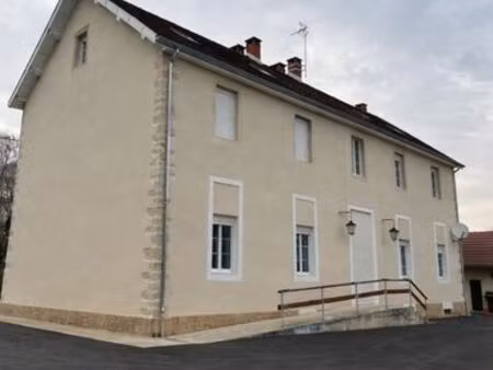 appartement refait à neuf-le deschaux