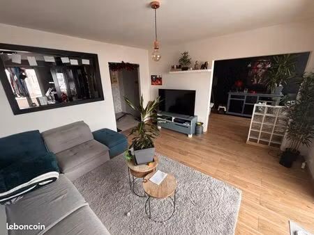 grand t3 lumineux 77 m² avec balcon  ascenseur  parking