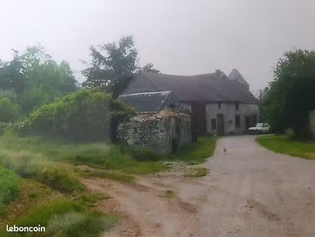coup de cœur assuré : longère en pierre et grange à restaurer
