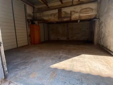 location garage / local rangement 70m2