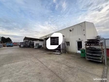 local d'activité 300 m²