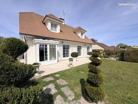 propriété 7 pièces 179 m²