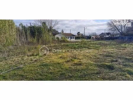 terrain 822 m² lesperon