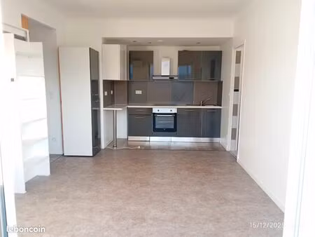 trois pièces avec balcon