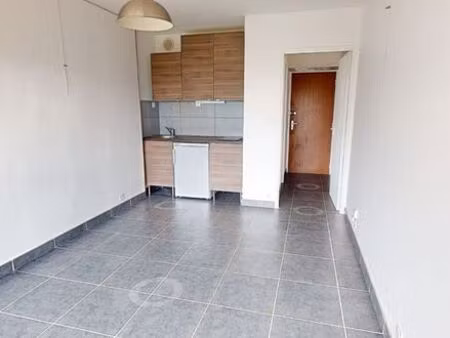 studio meublé avec parking- quartier calme