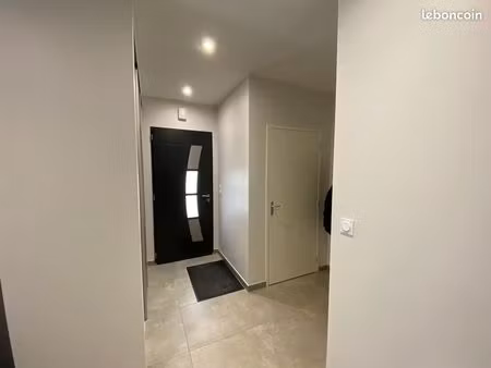 mason de ville renovée avec jardinet centre de poix de picardie