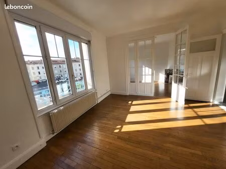 nancy  proche hopital central  appartement f 5