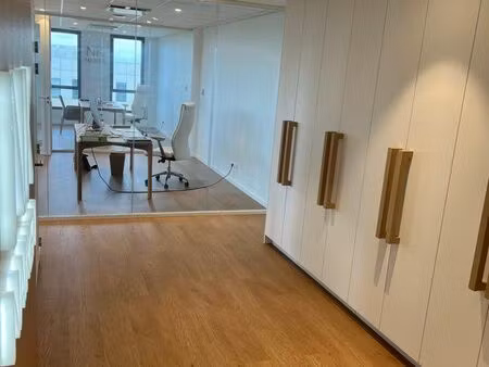 bureau prestigieux valmy