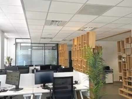 local commercial 112 m² bezannes