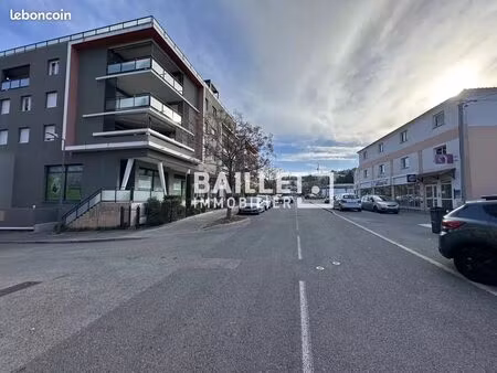 local commercial 240 m² saint-raphaël