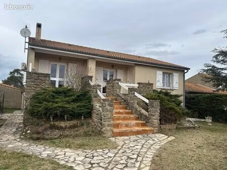 maison proximité village