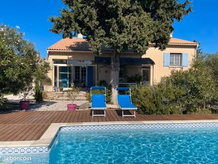 villa traditionnelle 150 m² avec piscine
